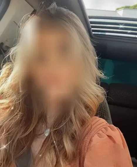 Anna, 28
