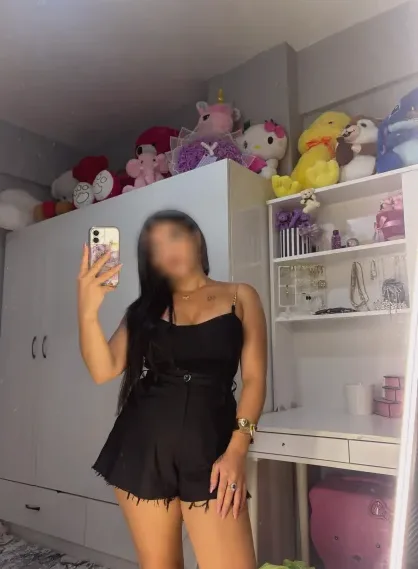 Cecilie, 27