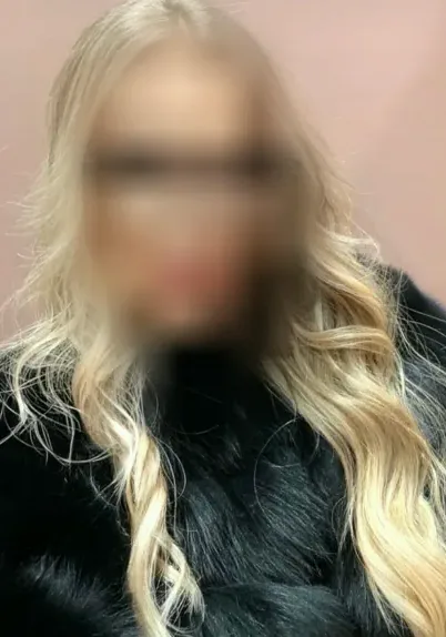 Celina, 32
