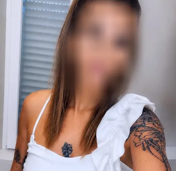 Ellen, 30