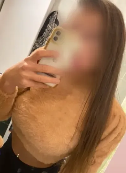 Ellen, 27