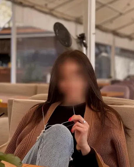 Emilie, 26
