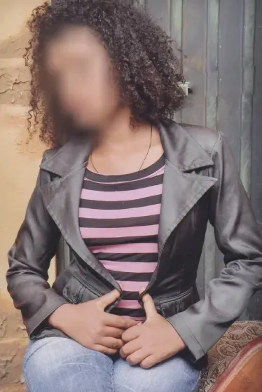 Emina, 24