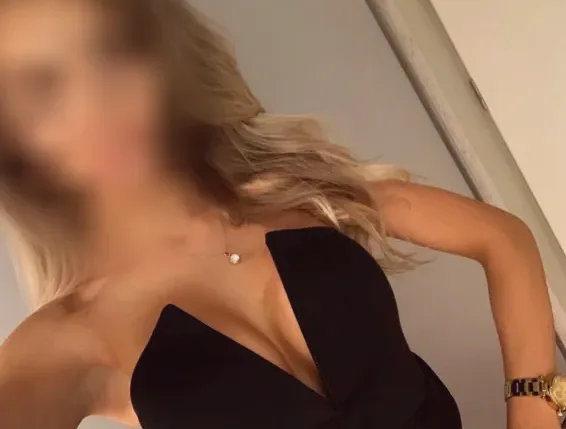 Esther, 30