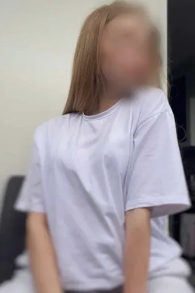 Helena, 24