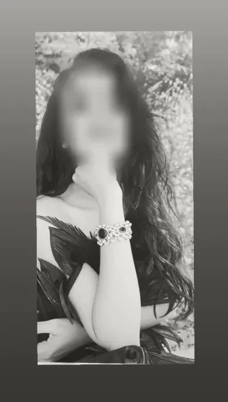 Kamilla, 28