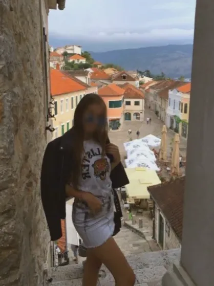 Lejla, 33