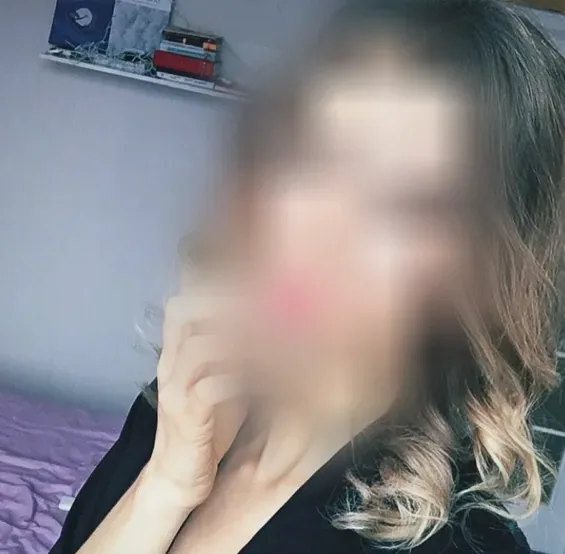 Louise, 32