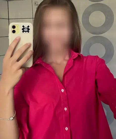 Marianne, 27