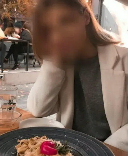 Marianne, 37