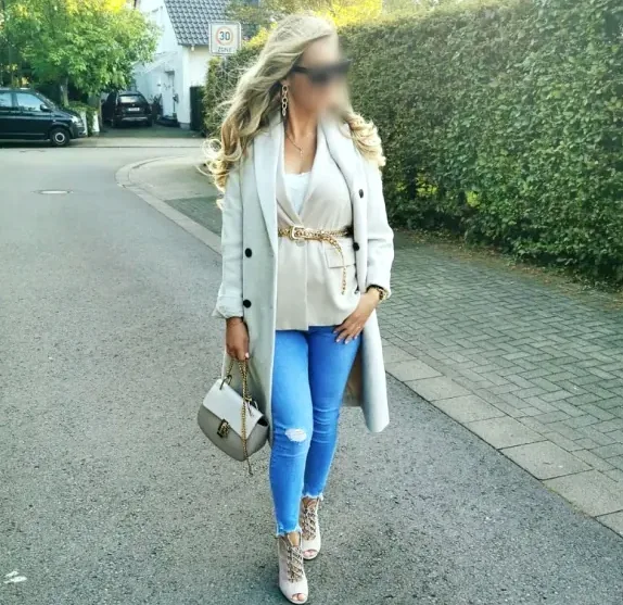 Mathilde, 34