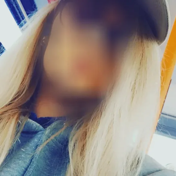 Merle, 28