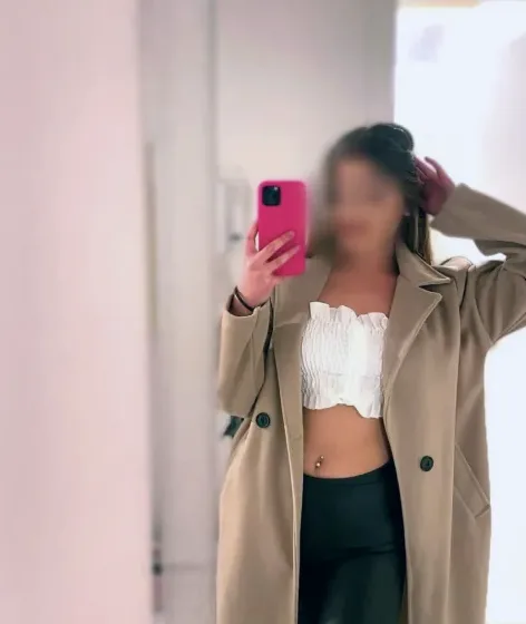 Nadia, 19